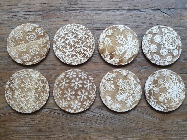 8 onderzetters 10cm Sneeuwballen