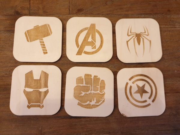 6 onderzetters 10cm Avengers vierkant
