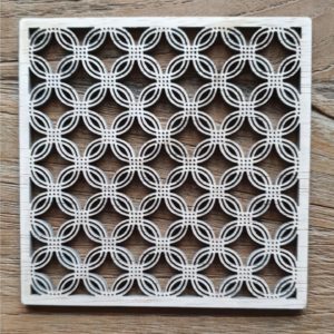 vierkante houten onderzetter van multiplex
