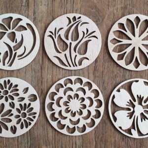onderzetter met bloemenmotief