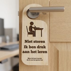 Deurhanger Ik ben druk aan het leren